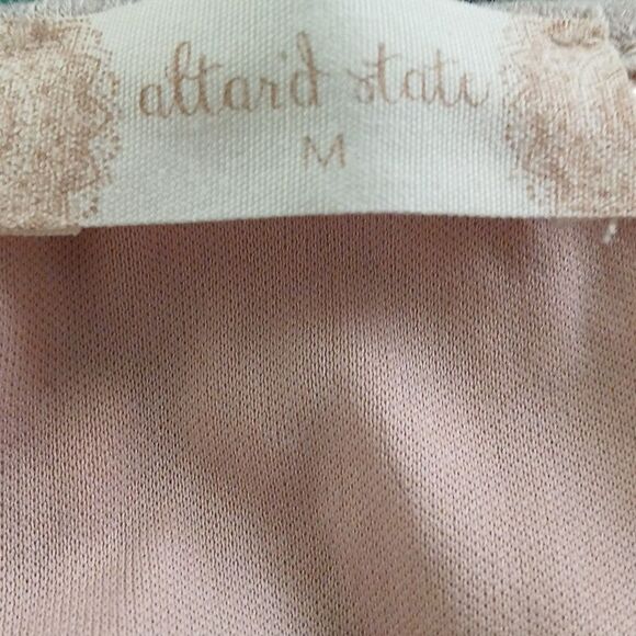 Altar'd State oatmeal color long sleeve pleated blouse Sz M EUC - Picture 7 of 7